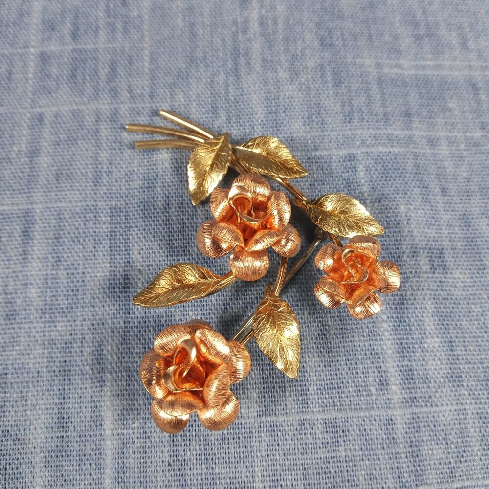 1960s Vintage Rose Pin With Gold And Red Tones - image 3